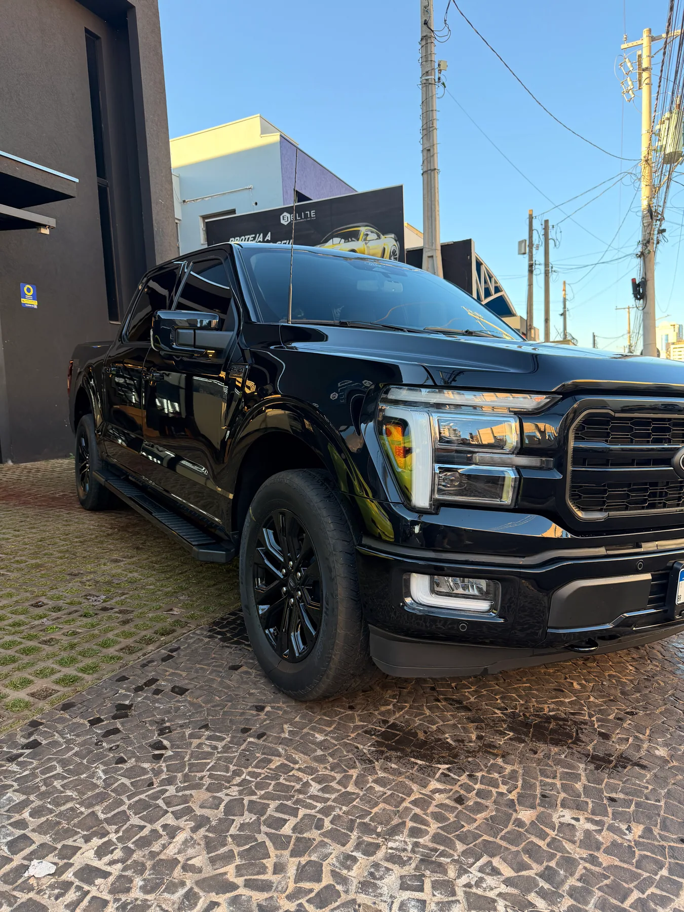 Ford F-150 com Chrome Delete realizado pela Elite Custom em Ribeirão Preto